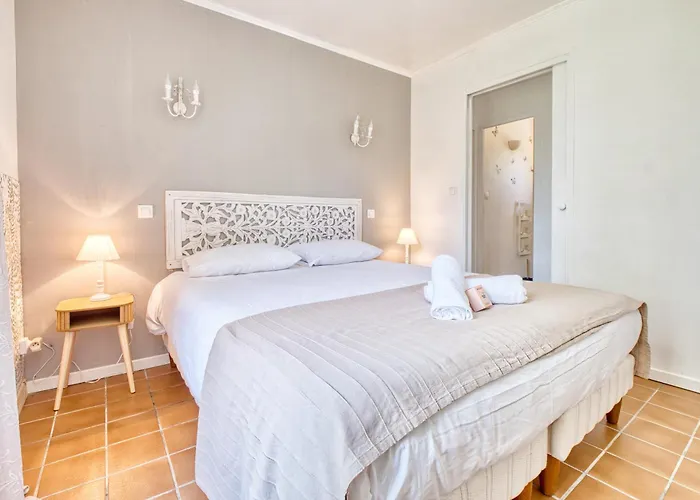 Semesterbostad Les Petites Plumes Meynard